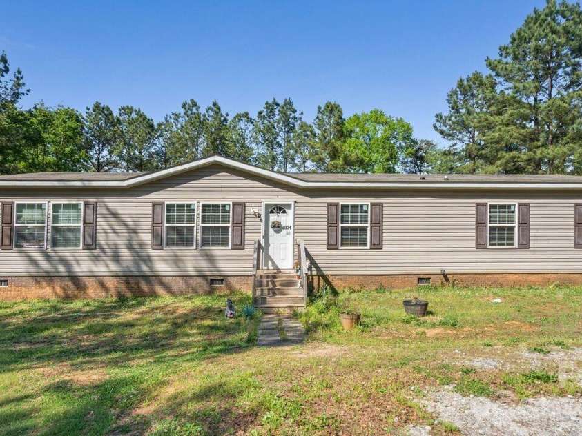 4034 James Lovelace Road, Shelby, NC 28152.  MLS# CAR4384918, YatesRealty ID 29413. 