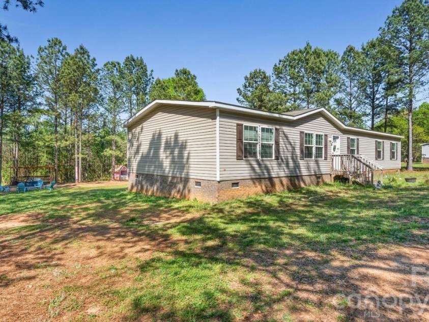 4034 James Lovelace Road, Shelby, NC 28152.  MLS# CAR4384918, YatesRealty ID 29413. 