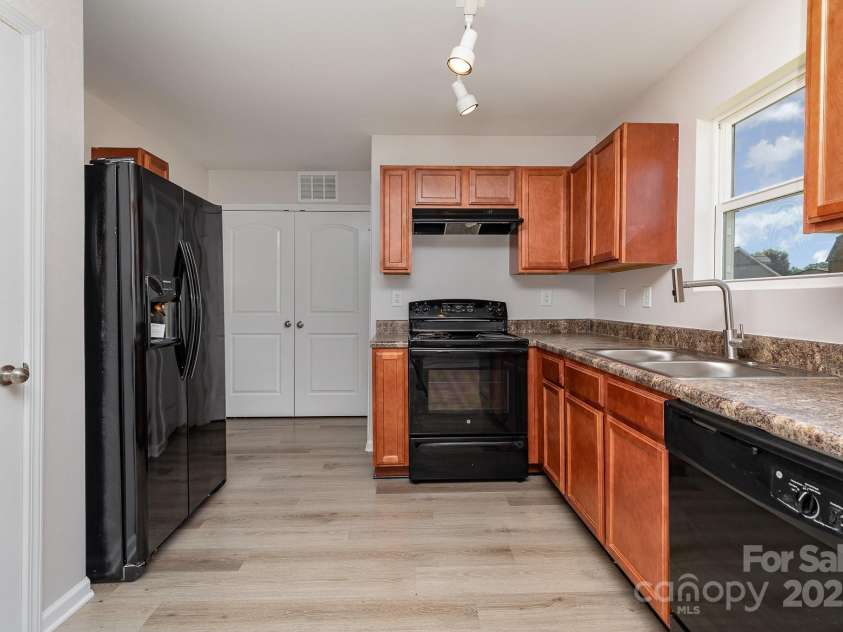 753 Bo Run Drive, Oakboro, NC 28129.  MLS# CAR4247294, YatesRealty ID 29413. 