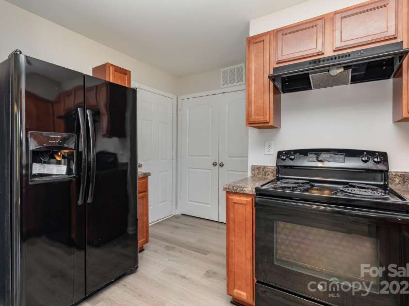 753 Bo Run Drive, Oakboro, NC 28129.  MLS# CAR4247294, YatesRealty ID 29413. 