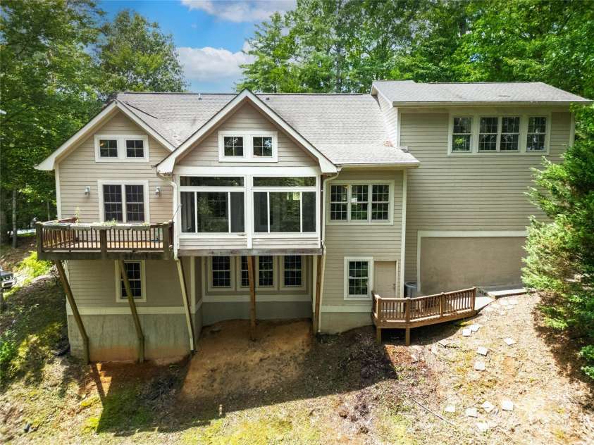 16 Uloque Court, Brevard, NC 28712.  MLS# CAR4284603, YatesRealty ID 29416. 