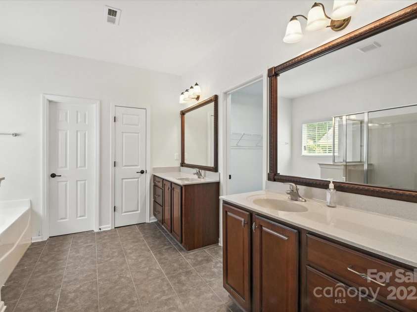 1012 Garden Rose Court, Matthews, NC 28104.  MLS# CAR4282637, YatesRealty ID 29418. 