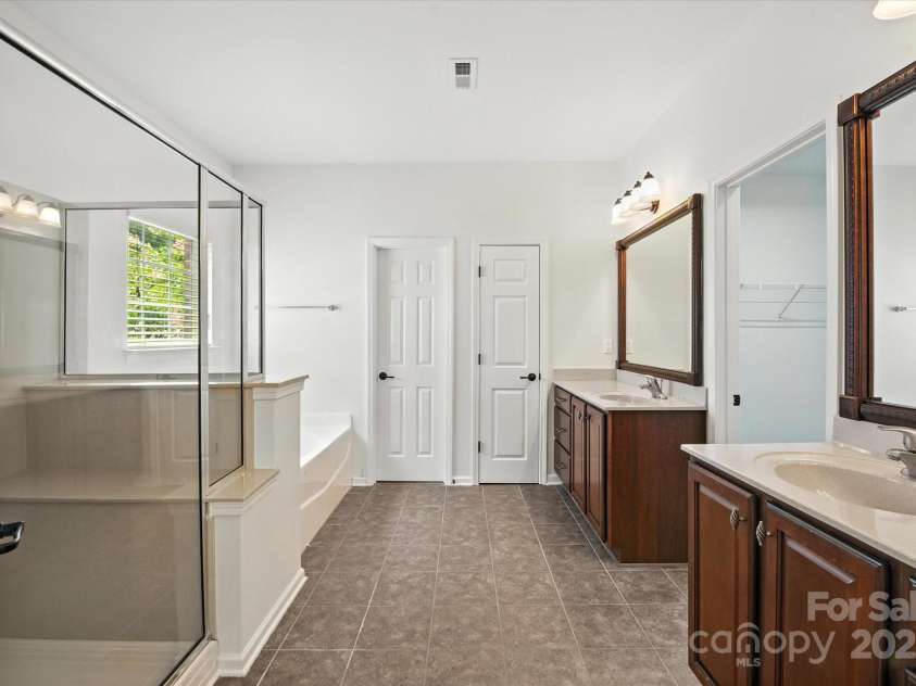 1012 Garden Rose Court, Matthews, NC 28104.  MLS# CAR4282637, YatesRealty ID 29418. 