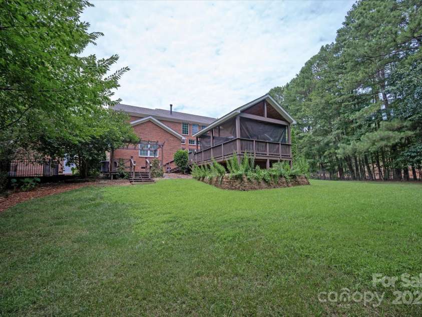 1012 Garden Rose Court, Matthews, NC 28104.  MLS# CAR4282637, YatesRealty ID 29418. 