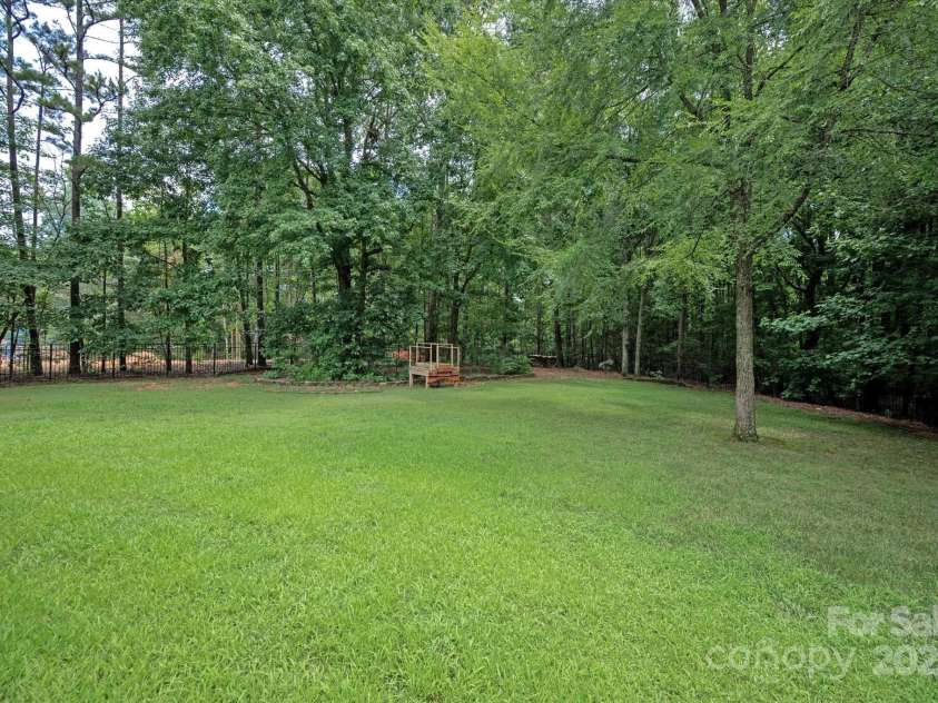 1012 Garden Rose Court, Matthews, NC 28104.  MLS# CAR4282637, YatesRealty ID 29418. 