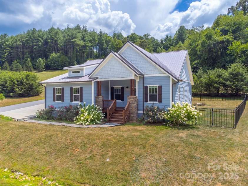 7 Sundrops Trail, Cullowhee, NC 28723.  MLS# CAR4283493, YatesRealty ID 29419. 