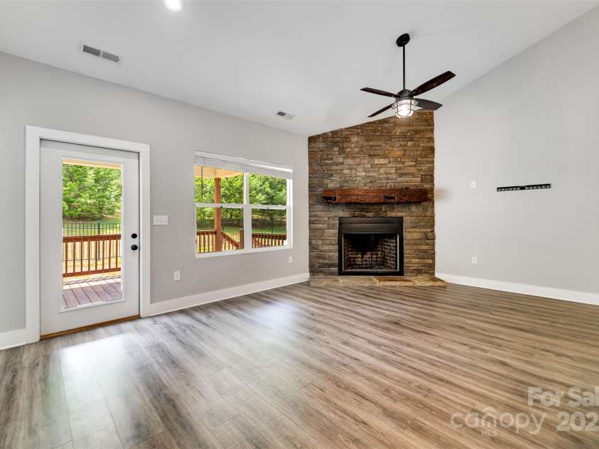 7 Sundrops Trail, Cullowhee, NC 28723.  MLS# CAR4283493, YatesRealty ID 29419. 