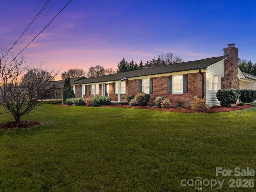 6443 Roanoke Drive, Kannapolis, NC 28081.  MLS# CAR4335703, YatesRealty ID 2942. 