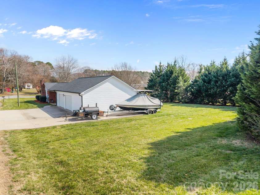 6443 Roanoke Drive, Kannapolis, NC 28081.  MLS# CAR4335703, YatesRealty ID 2942. 