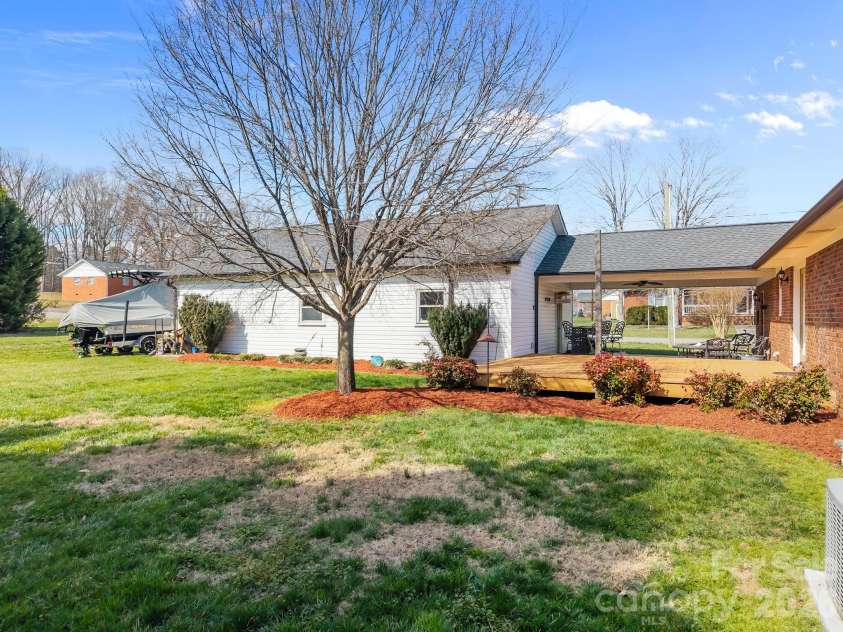 6443 Roanoke Drive, Kannapolis, NC 28081.  MLS# CAR4335703, YatesRealty ID 2942. 