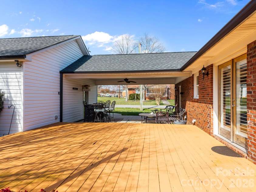 6443 Roanoke Drive, Kannapolis, NC 28081.  MLS# CAR4335703, YatesRealty ID 2942. 