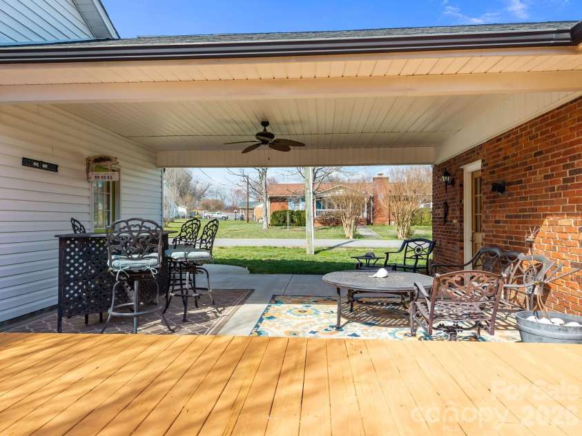 6443 Roanoke Drive, Kannapolis, NC 28081.  MLS# CAR4335703, YatesRealty ID 2942. 
