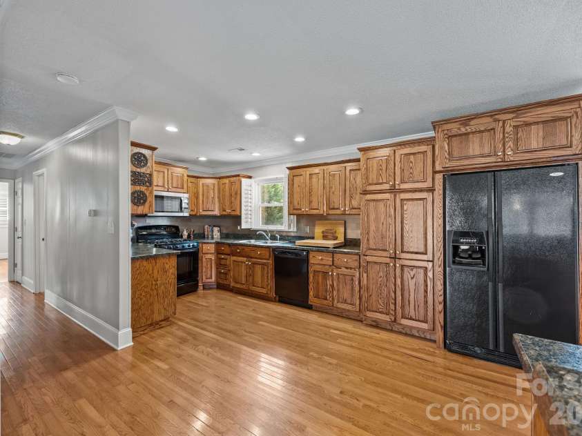 6443 Roanoke Drive, Kannapolis, NC 28081.  MLS# CAR4335703, YatesRealty ID 2942. 