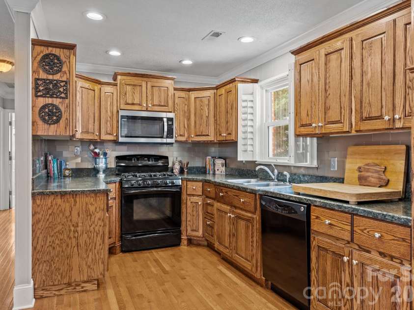 6443 Roanoke Drive, Kannapolis, NC 28081.  MLS# CAR4335703, YatesRealty ID 2942. 