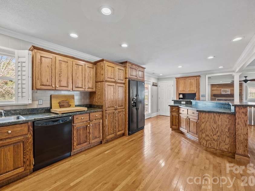 6443 Roanoke Drive, Kannapolis, NC 28081.  MLS# CAR4335703, YatesRealty ID 2942. 