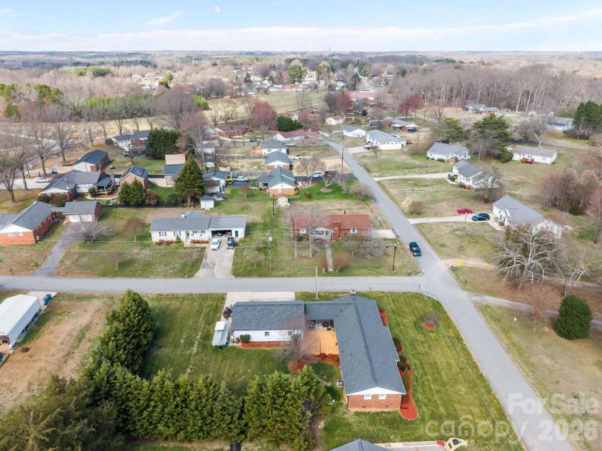 6443 Roanoke Drive, Kannapolis, NC 28081.  MLS# CAR4335703, YatesRealty ID 2942. 
