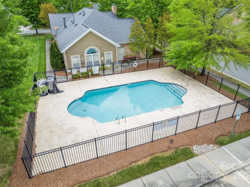 6311 Ridge Path Lane, Charlotte, NC 28269.  MLS# CAR4246367, YatesRealty ID 29420. 