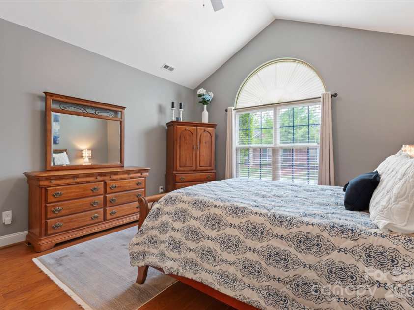 6311 Ridge Path Lane, Charlotte, NC 28269.  MLS# CAR4246367, YatesRealty ID 29420. 