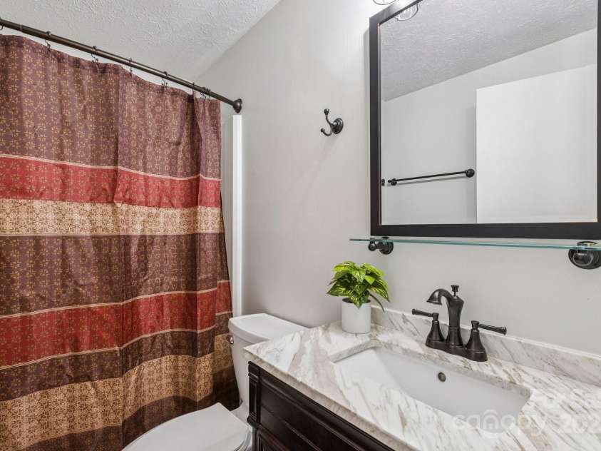 9445 Lexington Circle, Charlotte, NC 28213.  MLS# CAR4276875, YatesRealty ID 29422. 
