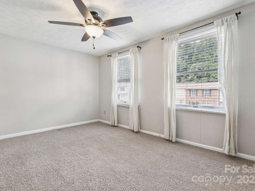 9445 Lexington Circle, Charlotte, NC 28213.  MLS# CAR4276875, YatesRealty ID 29422. 