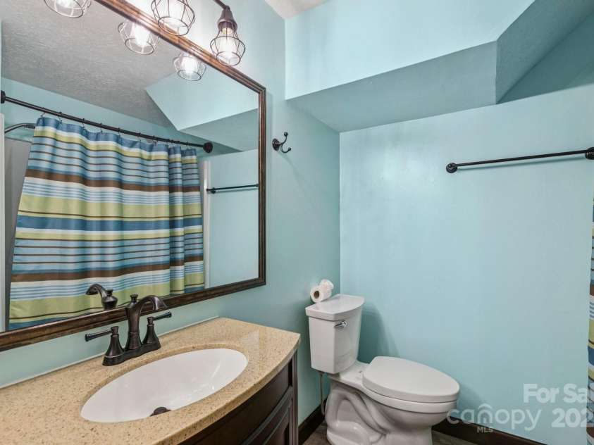 9445 Lexington Circle, Charlotte, NC 28213.  MLS# CAR4276875, YatesRealty ID 29422. 