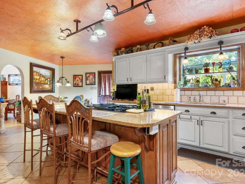 1750 5th Street Drive, Hickory, NC 28601.  MLS# CAR4285172, YatesRealty ID 29423. 