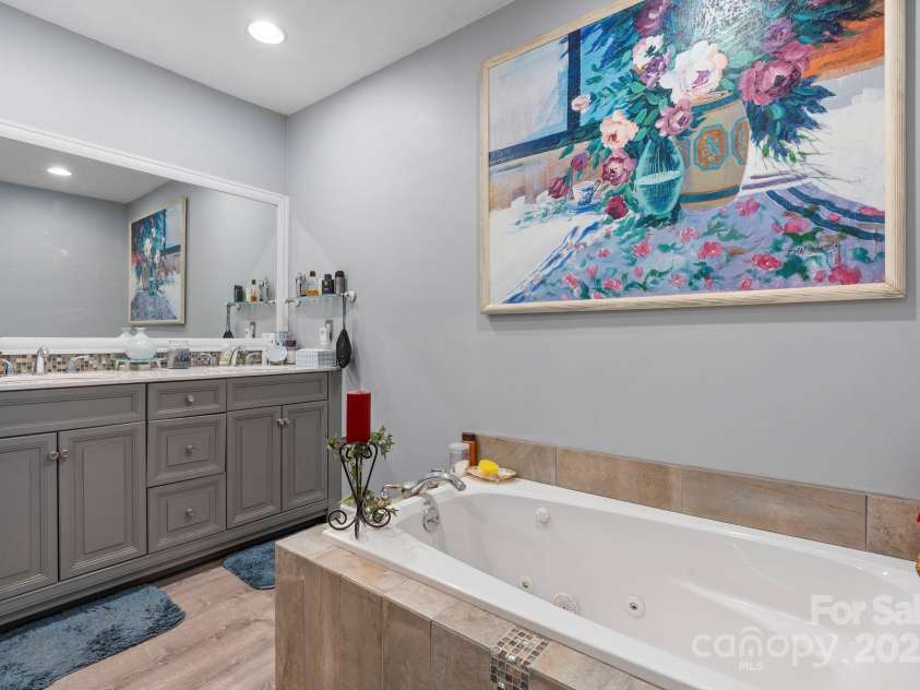 1750 5th Street Drive, Hickory, NC 28601.  MLS# CAR4285172, YatesRealty ID 29423. 