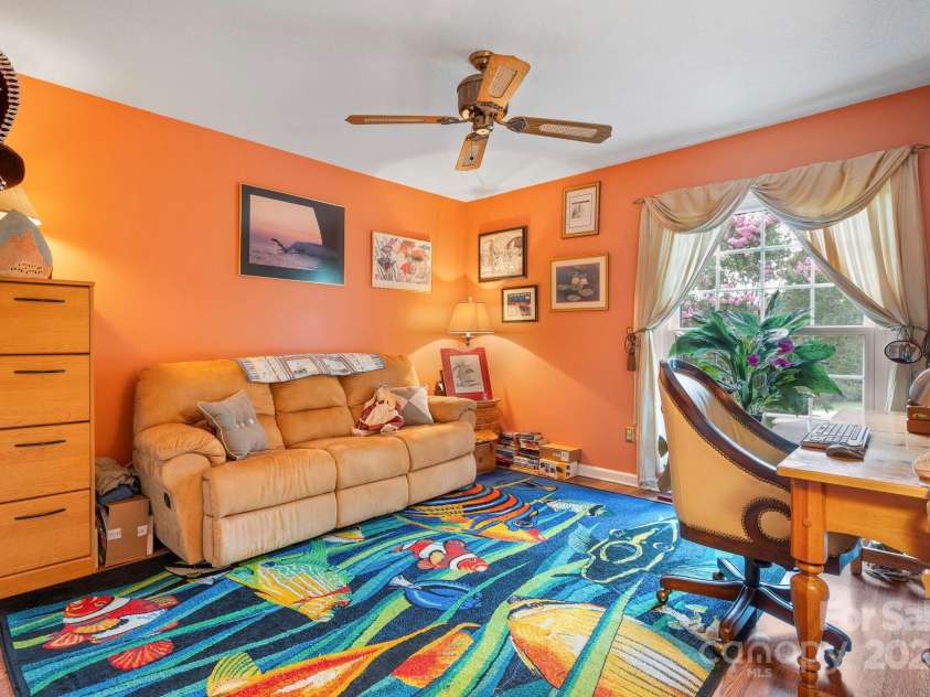 1750 5th Street Drive, Hickory, NC 28601.  MLS# CAR4285172, YatesRealty ID 29423. 