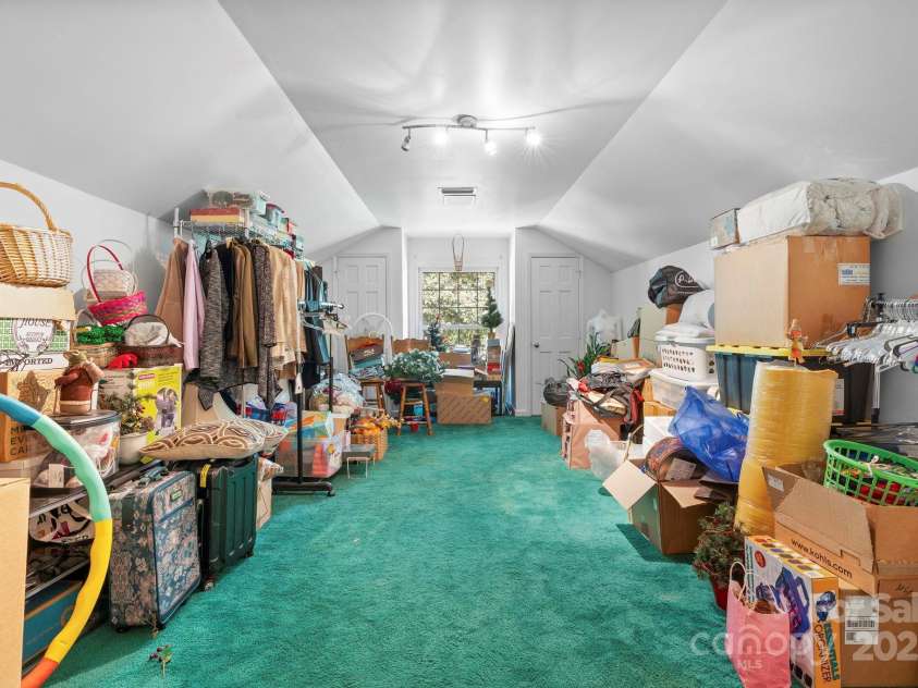 1750 5th Street Drive, Hickory, NC 28601.  MLS# CAR4285172, YatesRealty ID 29423. 