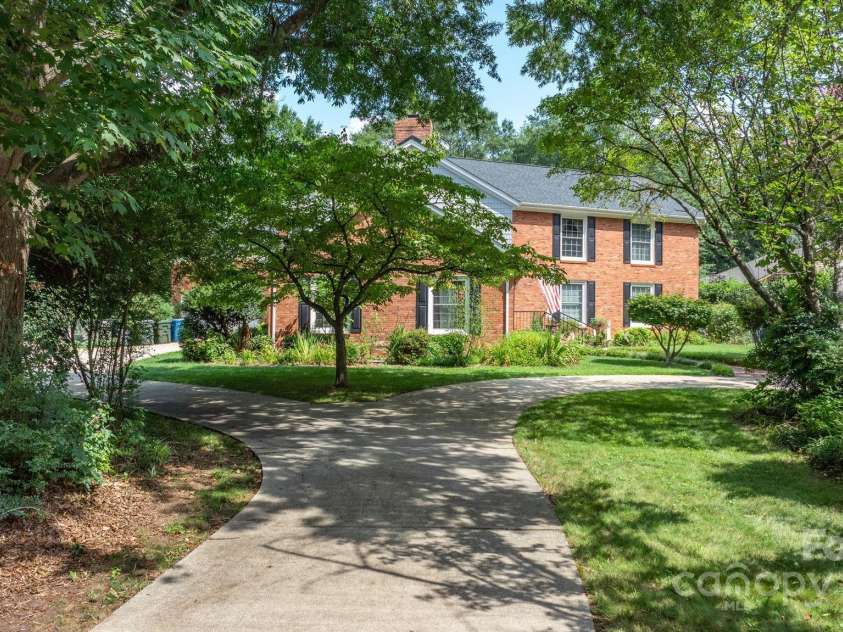 1750 5th Street Drive, Hickory, NC 28601.  MLS# CAR4285172, YatesRealty ID 29423. 