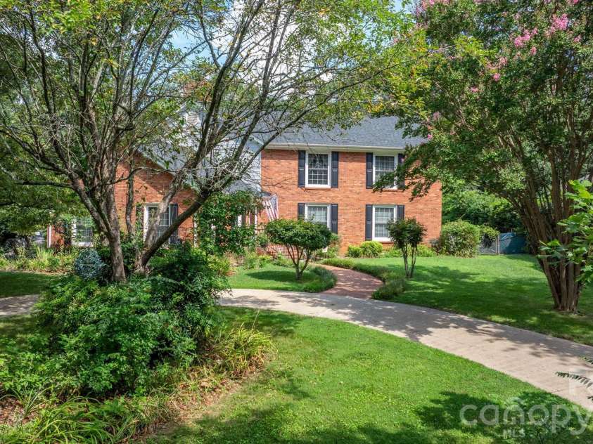 1750 5th Street Drive, Hickory, NC 28601.  MLS# CAR4315311, YatesRealty ID 29423. 