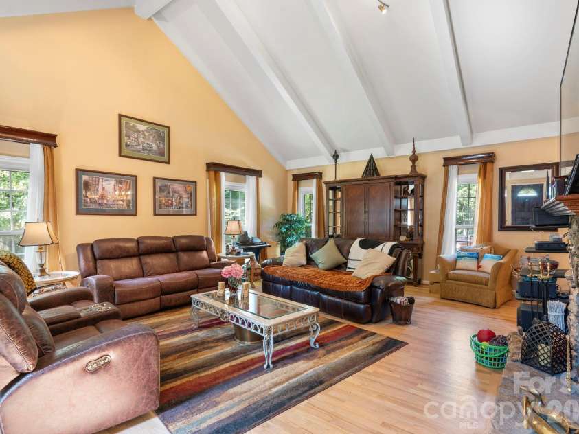 1750 5th Street Drive, Hickory, NC 28601.  MLS# CAR4315311, YatesRealty ID 29423. 