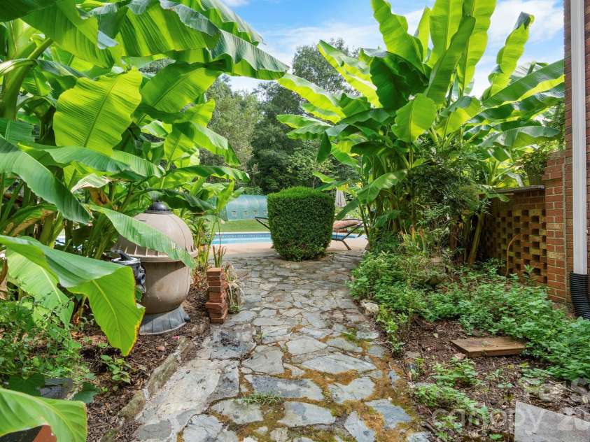 1750 5th Street Drive, Hickory, NC 28601.  MLS# CAR4315311, YatesRealty ID 29423. 