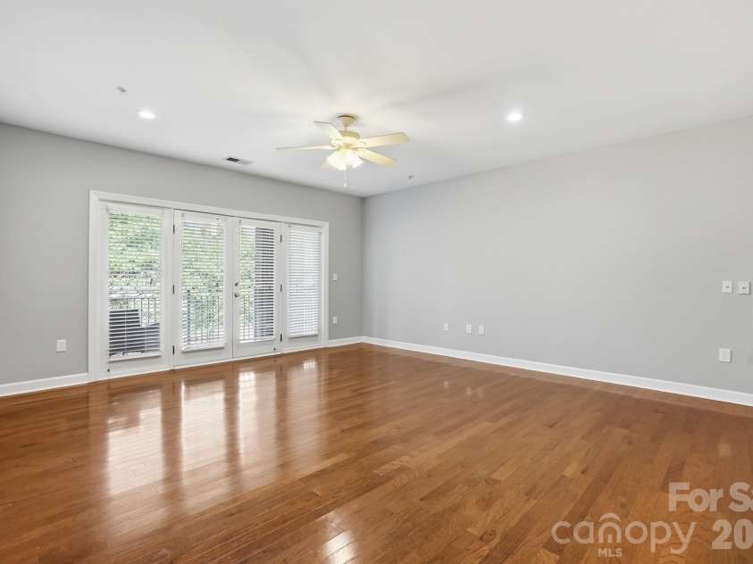 1829 Kenilworth Avenue, Charlotte, NC 28203.  MLS# CAR4371443, YatesRealty ID 29424. 
