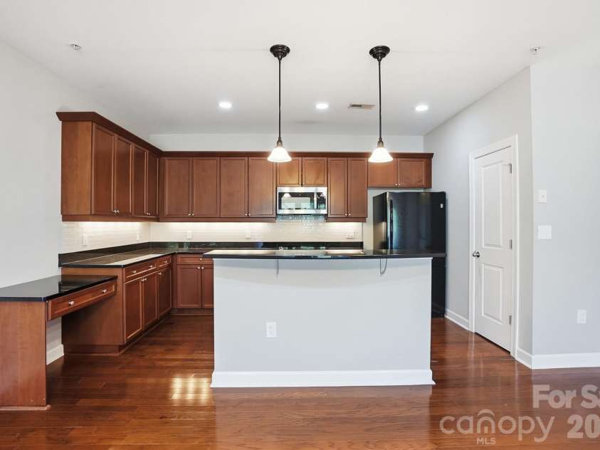 1829 Kenilworth Avenue, Charlotte, NC 28203.  MLS# CAR4371443, YatesRealty ID 29424. 