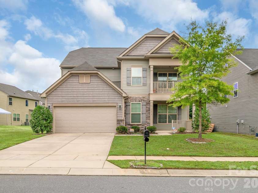 1410 San Gabriel Avenue, Charlotte, NC 28214.  MLS# CAR4390404, YatesRealty ID 29426. 