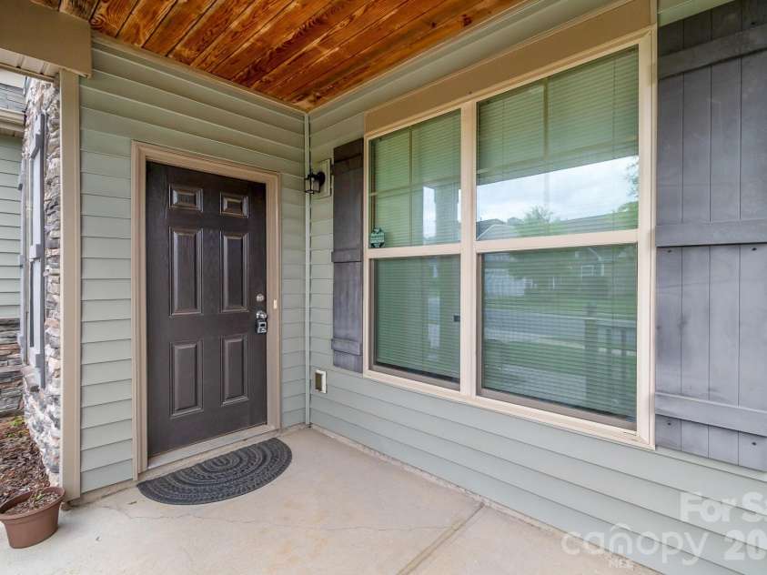 1410 San Gabriel Avenue, Charlotte, NC 28214.  MLS# CAR4390404, YatesRealty ID 29426. 