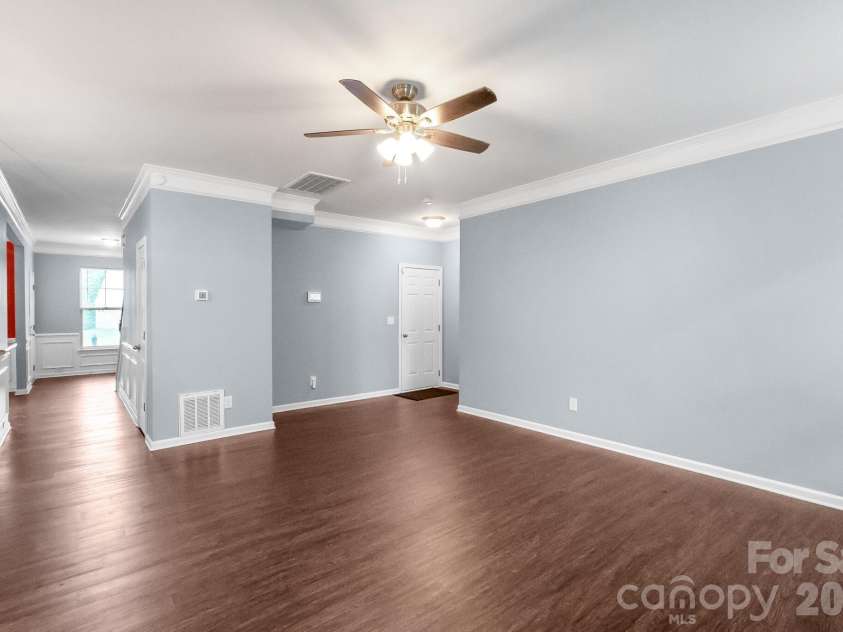 1410 San Gabriel Avenue, Charlotte, NC 28214.  MLS# CAR4390404, YatesRealty ID 29426. 