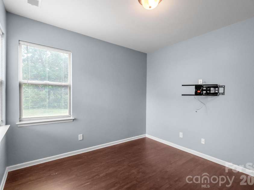 1410 San Gabriel Avenue, Charlotte, NC 28214.  MLS# CAR4390404, YatesRealty ID 29426. 