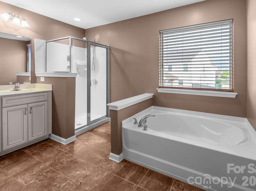 1410 San Gabriel Avenue, Charlotte, NC 28214.  MLS# CAR4390404, YatesRealty ID 29426. 
