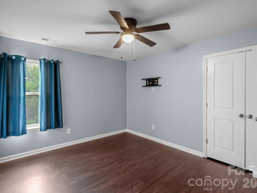 1410 San Gabriel Avenue, Charlotte, NC 28214.  MLS# CAR4390404, YatesRealty ID 29426. 