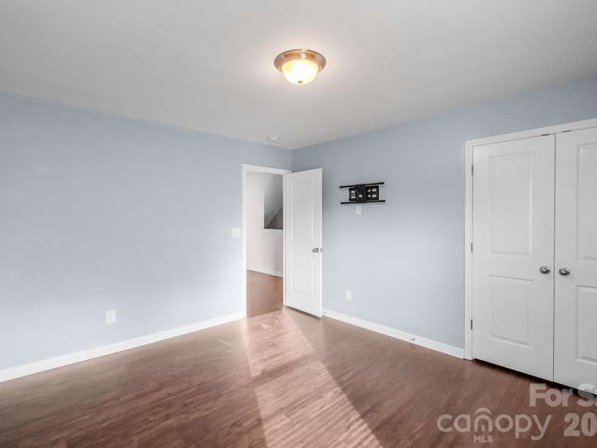 1410 San Gabriel Avenue, Charlotte, NC 28214.  MLS# CAR4390404, YatesRealty ID 29426. 