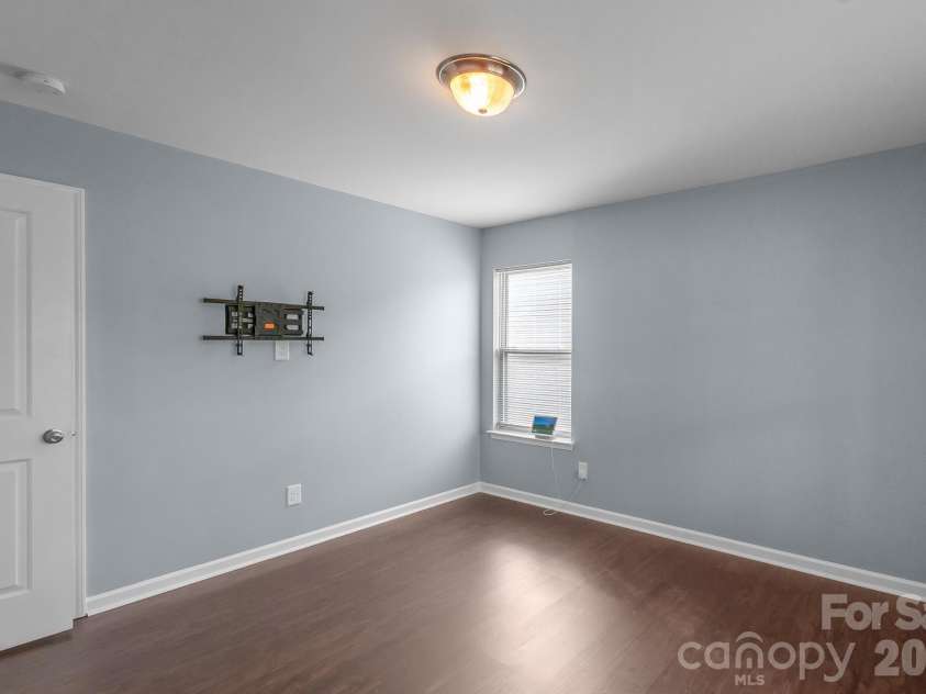 1410 San Gabriel Avenue, Charlotte, NC 28214.  MLS# CAR4390404, YatesRealty ID 29426. 