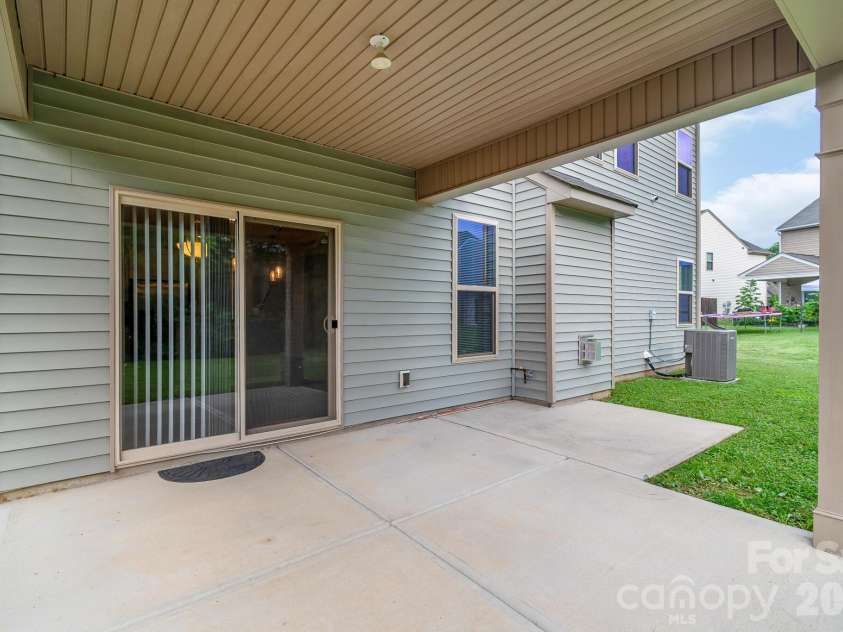 1410 San Gabriel Avenue, Charlotte, NC 28214.  MLS# CAR4390404, YatesRealty ID 29426. 