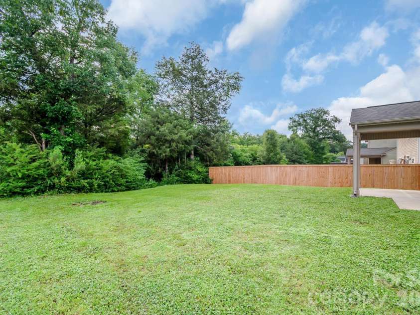 1410 San Gabriel Avenue, Charlotte, NC 28214.  MLS# CAR4390404, YatesRealty ID 29426. 