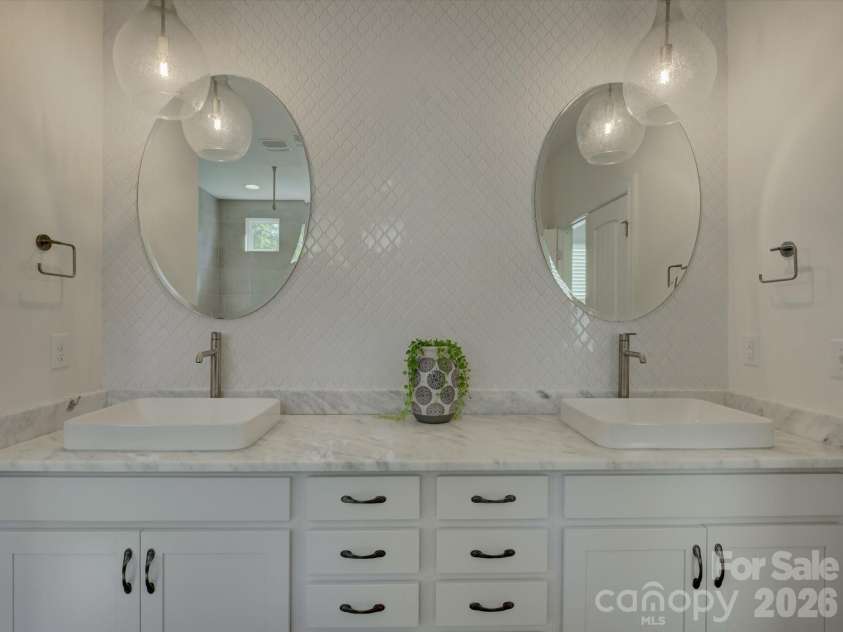 4797 Killian Crossing Drive, Denver, NC 28037.  MLS# CAR4391149, YatesRealty ID 29427. 