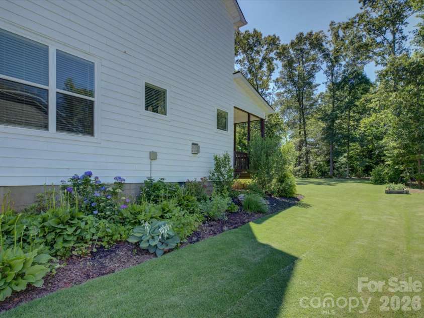4797 Killian Crossing Drive, Denver, NC 28037.  MLS# CAR4391149, YatesRealty ID 29427. 