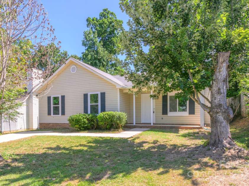 1209 Eagles Landing Drive, Charlotte, NC 28214.  MLS# CAR4282968, YatesRealty ID 29428. 