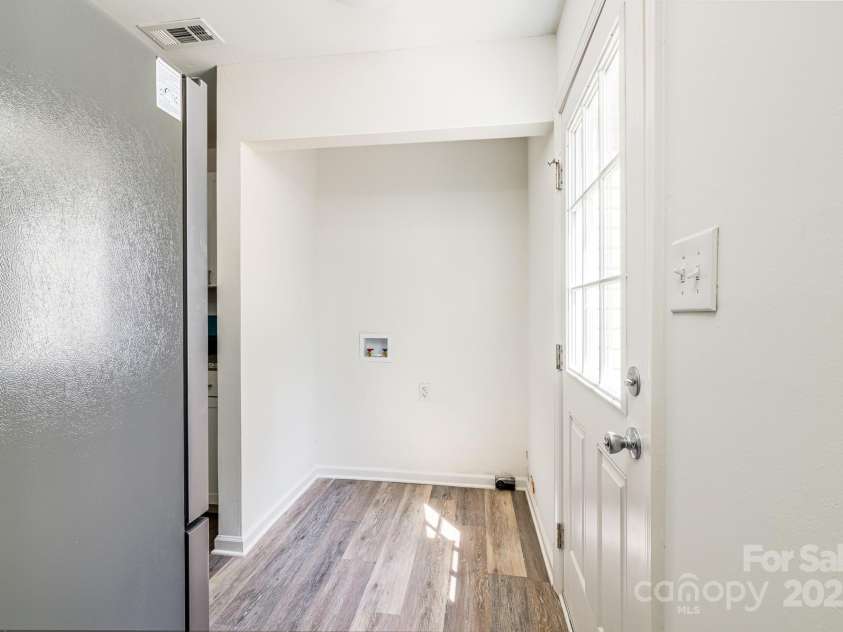 1209 Eagles Landing Drive, Charlotte, NC 28214.  MLS# CAR4282968, YatesRealty ID 29428. Laundry