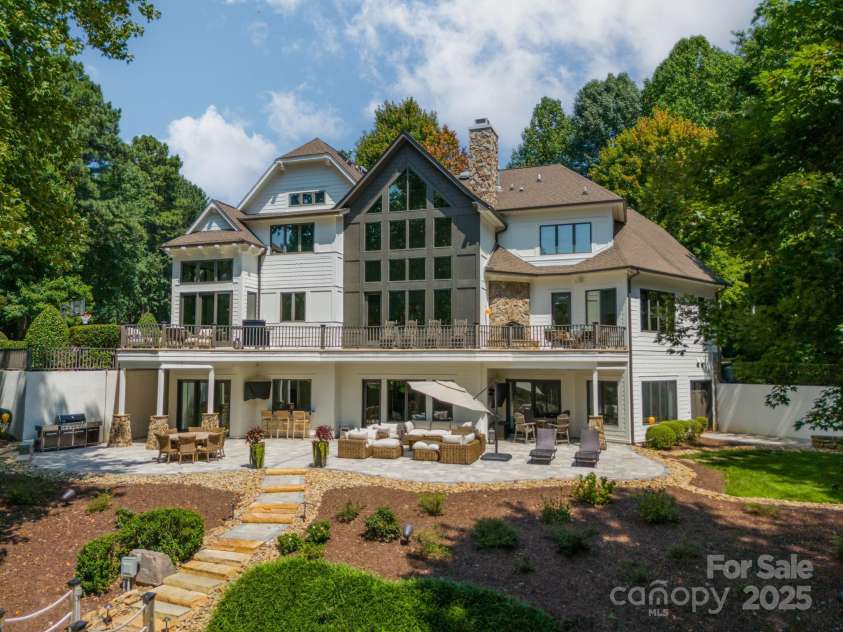 129 Tuckernuck Drive, Mooresville, NC 28117.  MLS# CAR4228090, YatesRealty ID 2943. 